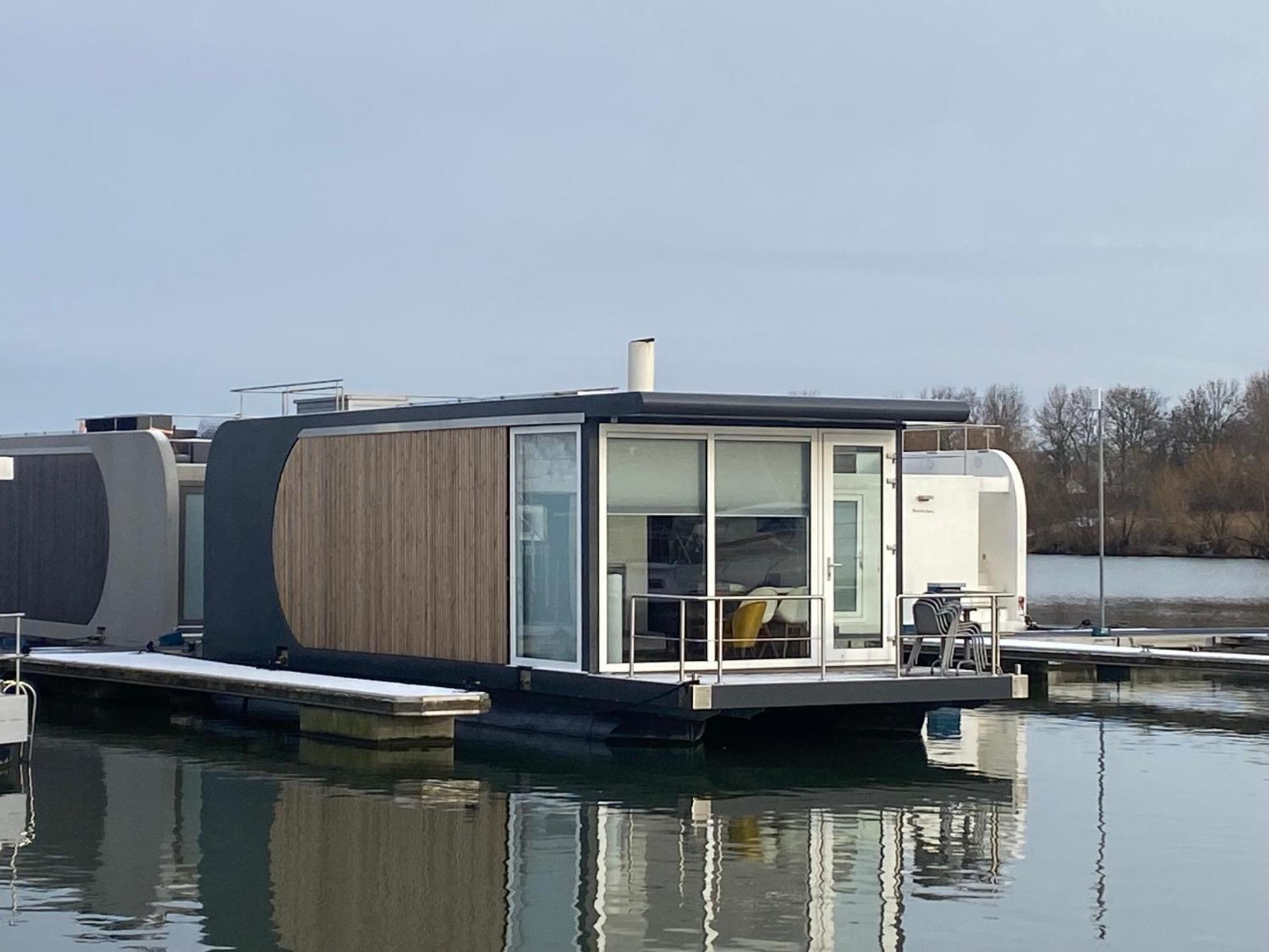 Hotel Houseboat Trinidad Maastricht Zewnętrze zdjęcie